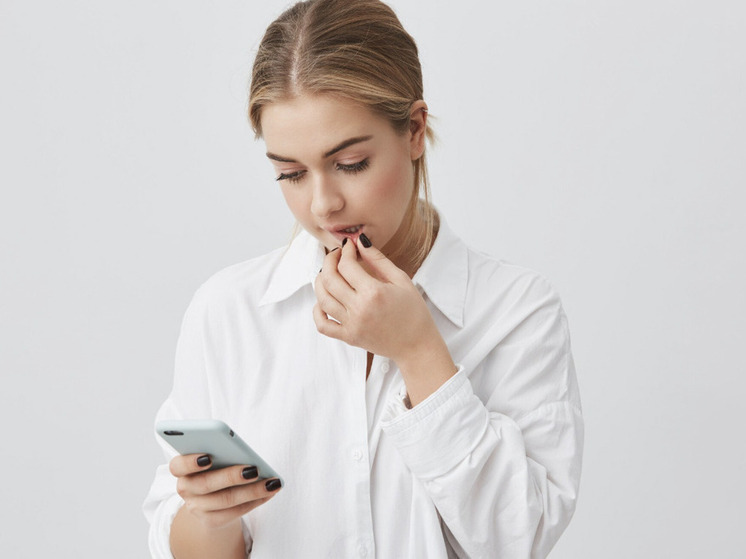 Защита от мошенников: как оградить пожилых родственников в интернете