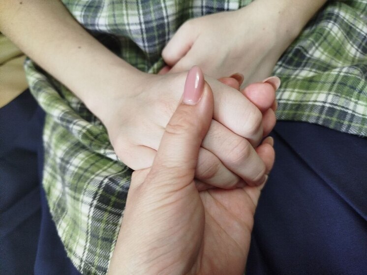 Родителям посоветовали отпускать гулять подростков с друзьями по Петербургу