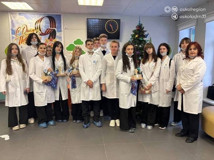 Старооскольские школьники провели акцию «С Новым годом, врачи!»