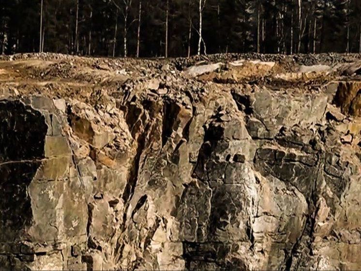 В карьерах Каменногорского поселения всю неделю будут вести взрывные работы