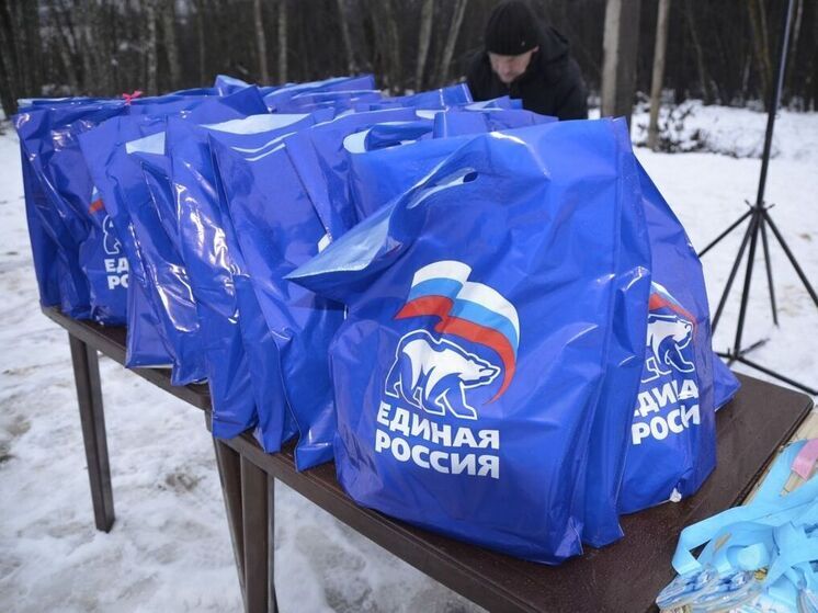 Местные отделения «Единой России» отметили Новый год и Рождество