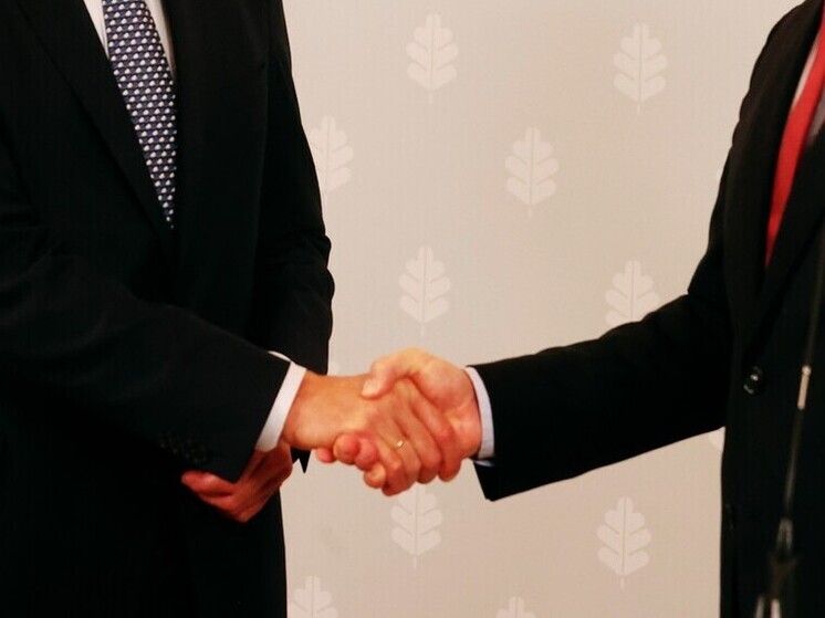 Профессор Янь Сюэтун полагает, что Трамп настроен решительно в отношении Гренландии