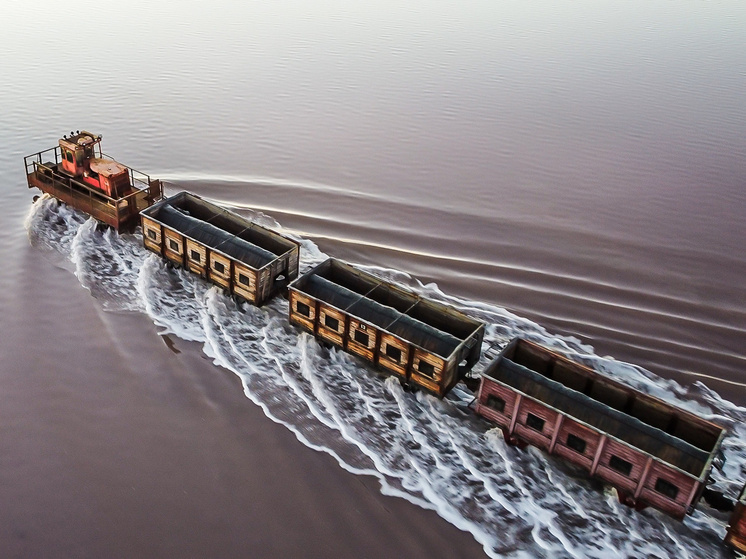 Путешественник Жирухин рассказал о поезде-«амфибии» на Алтае