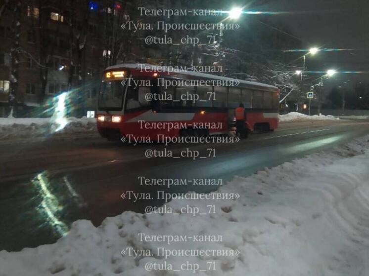 На улице Тимирязева в Туле сломался трамвай, движение нарушено