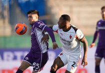 11 января 2026 года «Милан» сыграл вничью с «Фиорентиной» (1:1) благодаря голу Нкунку на 90-й минуте. «Милан» не проигрывает 18 матчей подряд, но отстаёт от лидирующего «Интера» на два очка. «Фиорентина» остаётся на предпоследнем месте.