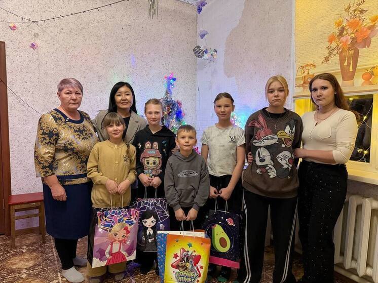 Глава Минэкономразвития Забайкалья посетила семьи участников СВО в Газ-Заводе