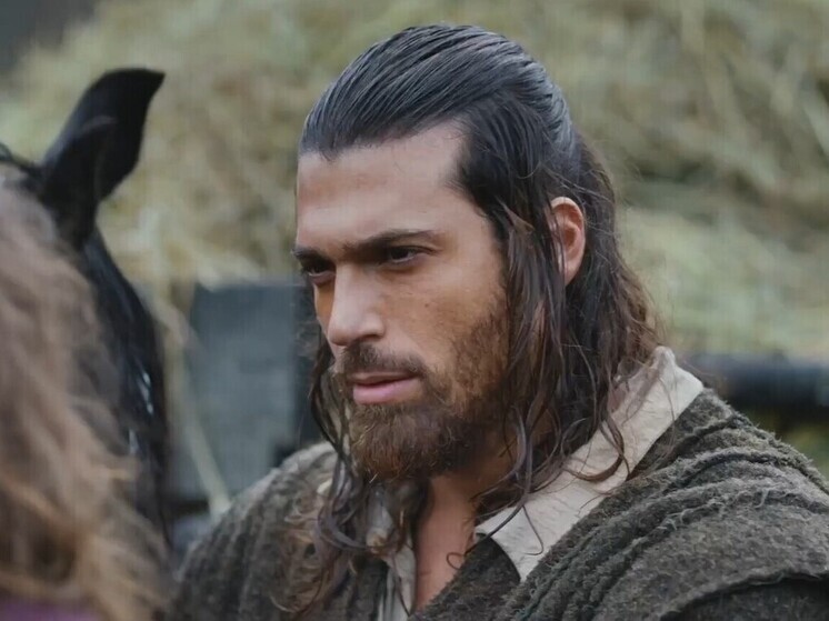 Звезда турецких сериалов Джан Яман опроверг задержание в клубе с наркотиками