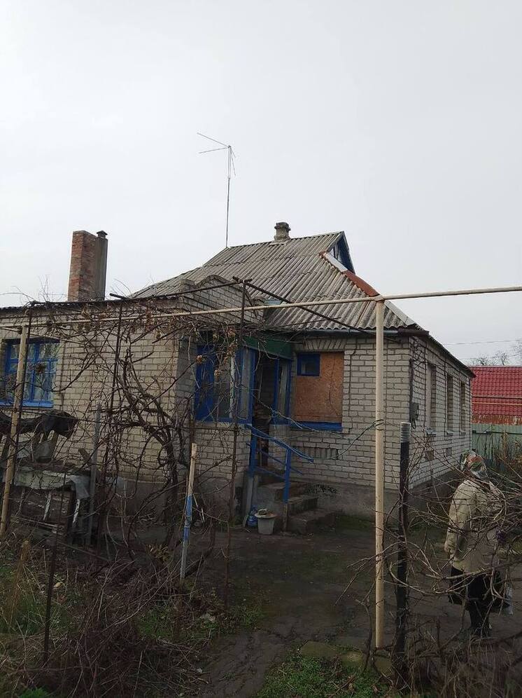 Добровольцы РЦП восстановили крышу дома в Ясиноватой