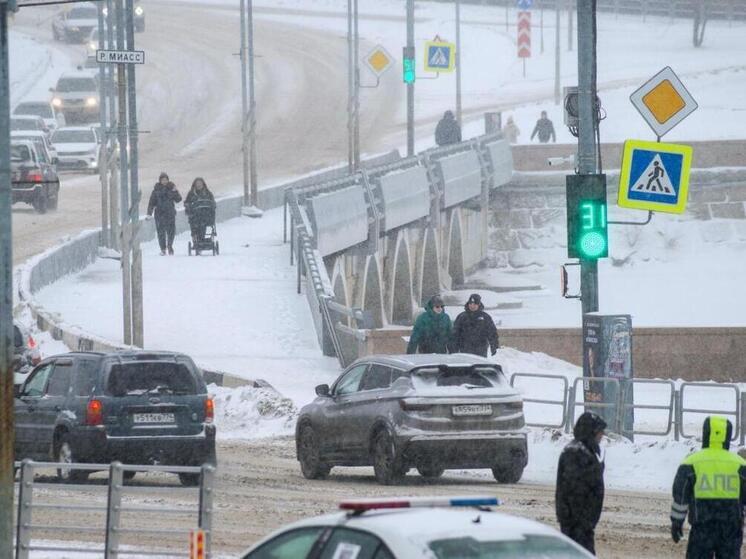 С 8-бальных пробок началась первая рабочая неделя 2026 в Челябинске