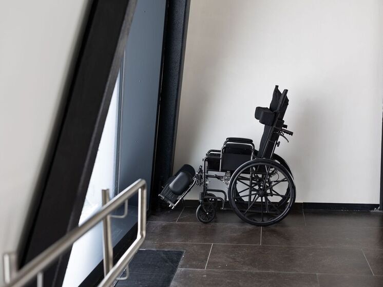 Семья инвалида из Салехарда переехала в новую квартиру по решению суда