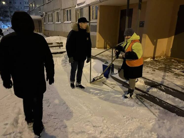 Олег Денисов сообщил, как проходит уборка снега в Пензе в первый рабочий день в году