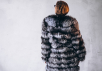 Жительница Норильска в судебном порядке добилась полной компенсации ущерба от бывшей владелицы мехового ателье, которое не выполнило заказ по реставрации дорогостоящей шубы и впоследствии прекратило деятельность