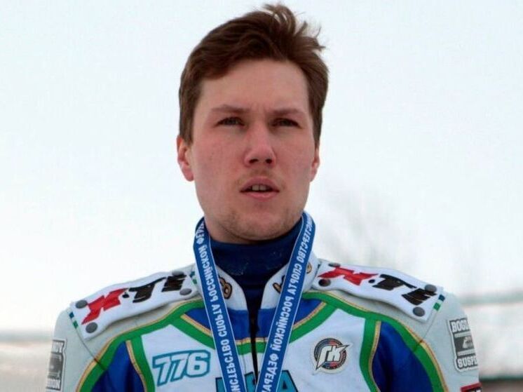 Никита Богданов победил на этапе чемпионата России по мотогонкам на льду