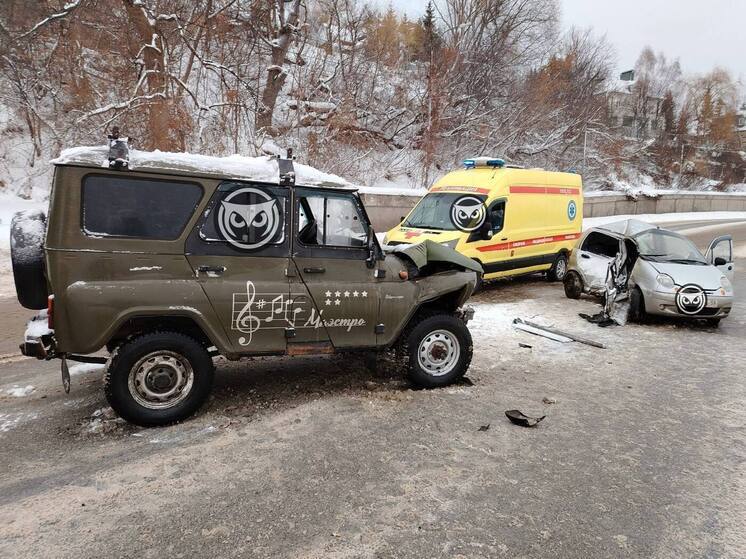 Авария утром в Пензе: на Салтыкова-Щедрина «Матиз» вылетел на встречку