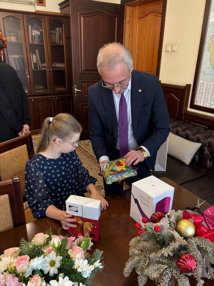  Вице-губернатор Томской области исполнил мечту томички в акции «Ёлка желаний»