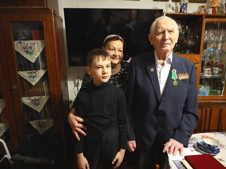 Губернатор Мазур поздравил со 100-летием томского ветерана Фёдора Бондаренко