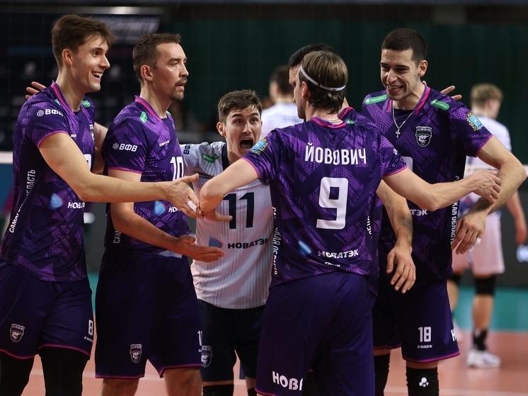 Волейбольная «Нова» проиграла петербургскому «Зениту», но осталась в топ-8 лиги