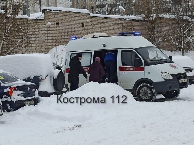 Костромская солидарность: случайные прохожие не оставили человека в беде