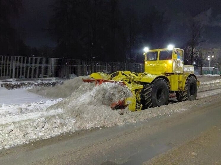 В Чебоксарах снегопады усилили нагрузку на коммунальные службы