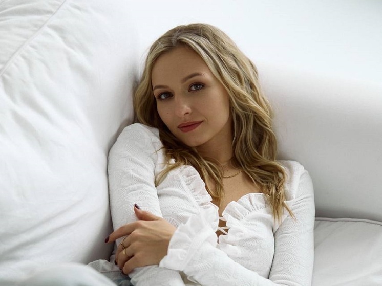 Российская гимнастка Дарья Нагорная поделилась контентом с Бали, где отдыхает вместе с мужем, олимпийским чемпионом по спортивной гимнастике Никитой Нагорным. Спортсменка выгуляла модный аутфит.