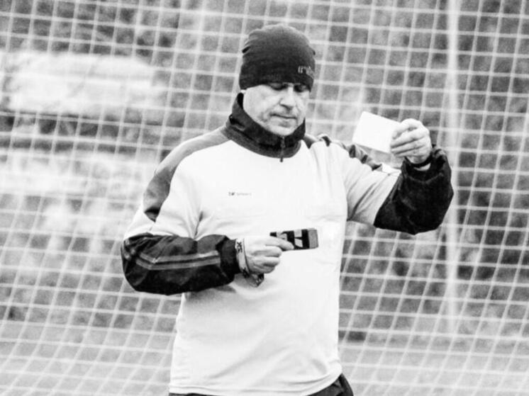 На 54-м году жизни в Рязани скончался детский футбольный тренер Олег Ерохин