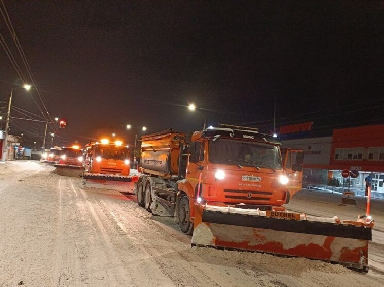 В Курске для уборки снега задействовано 75 единиц спецтехники