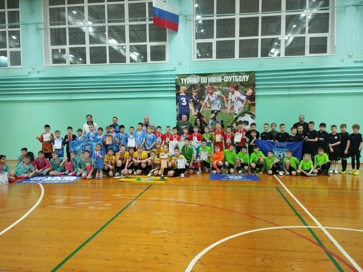 В Коряжме прошел юношеский турнир по футзалу