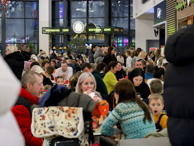 В московском ТЦ птицы умирают прямо на фудкорте