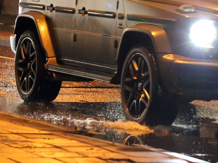 Китайские авто самопроизвольно запирают водителей в салоне