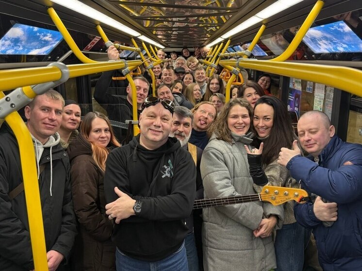 В брянском троллейбусе коллектив «Лис и Лапландия» дал концерт