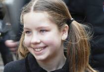 В календаре семейных праздников России, наряду с Днём матери и отца, есть и тёплая, пока ещё неофициальная дата — День дочери. В 2026 году он выпадает на субботу, 25 апреля, что делает его идеальным поводом для спокойного семейного времяпрепровождения.