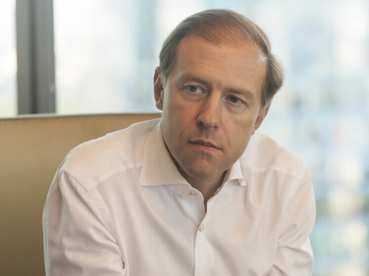 Мантуров заявил Путину о рекордном спросе на российское оружие