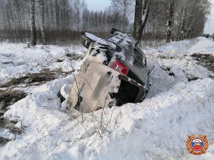 “Лада” опрокинулась на крышу в Тверской области: пострадал подросток