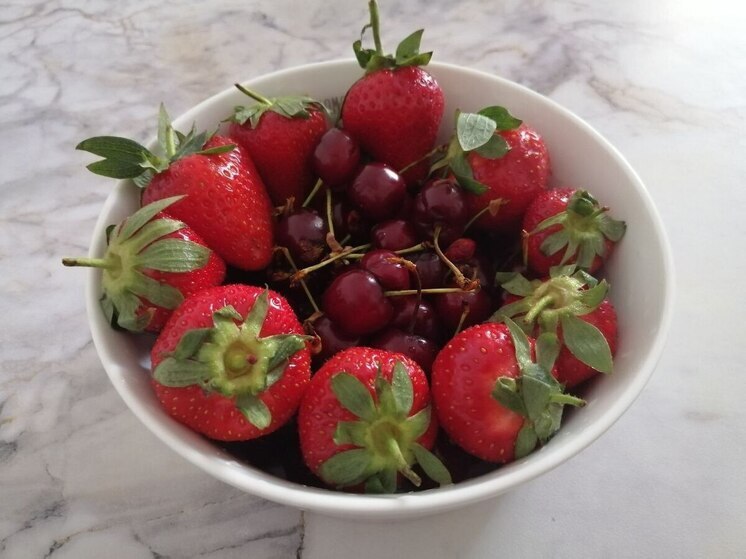 Зима почти всеми считается самым сложным периодом для организма. Холод, перепады температур, короткий световой день и дефицит свежих овощей и фруктов создают дополнительную нагрузку на иммунную систему. Именно поэтому в это время особенно важно пересмотреть привычки питания и образ жизни.