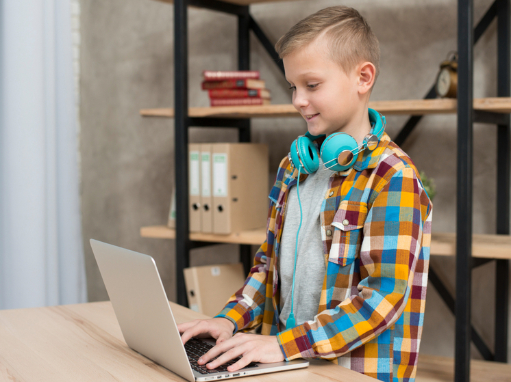 Как научить ребёнка уверенно работать за компьютером и не бояться техники