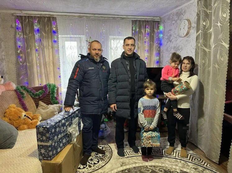 В Куйбышевском округе ребятишкам вручили подарки от главы Марий Эл