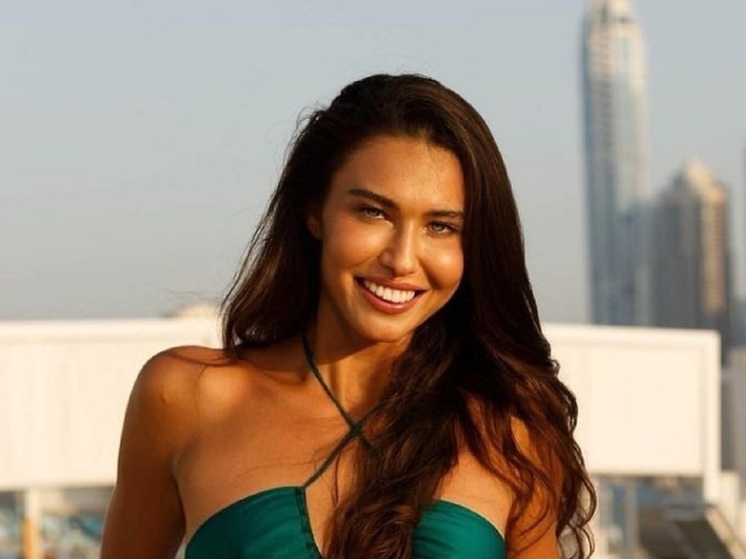 Российская теннисистка Виталия Дьяченко осмотрела одну из главных достопримечательностей ОАЭ. Спортсменка посетила Мечеть шейха Заида — одну из шести самых больших мечетей в мире, расположенную в Абу-Даби.