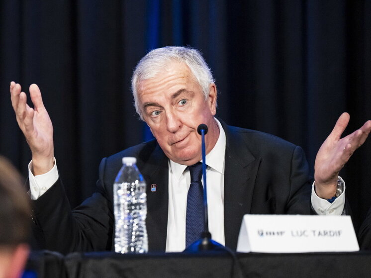 Вопрос участия игроков Национальной хоккейной лиги (НХЛ) в зимних Олимпийских играх 2026 года в Милане и Кортина-д’Ампеццо долгое время оставался открытым на фоне тревожных сигналов со стороны организаторов и руководства самой НХЛ. Однако 11 января президент Международной федерации хоккея (IIHF) Люк Тардиф официально исключил возможность отказа звёзд североамериканской лиги от выступления на Играх.
