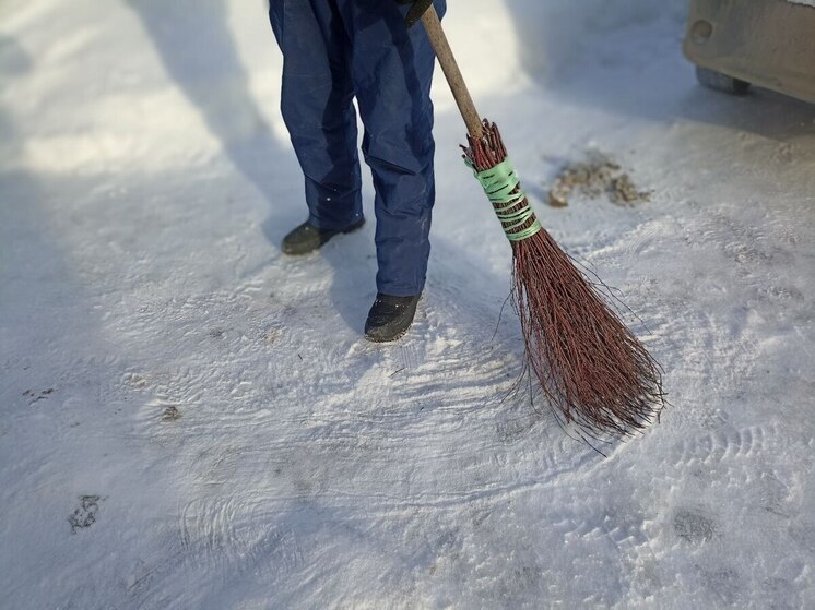 Более 400 нарушений по очистке снега зафиксировали в Петербурге