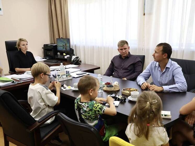 В 2025 году Уполномоченный по правам ребёнка в Югре рассмотрел почти тысячу обращений