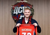 В Российской премьер-лиге (РПЛ) случился трейд. Более того, это не просто обмен игроками, но это переходы, которые затеяли команды из верхней шестёрки. В московский ЦСКА из петербургского «Зенита» перешёл аргентинский форвард Луисиано Гонду, а в обратном направлении проследовал российский защитник Игорь Дивеев. Сам обмен был формализован накануне, и теперь есть смысл подумать, кому он принесёт больше пользы.  