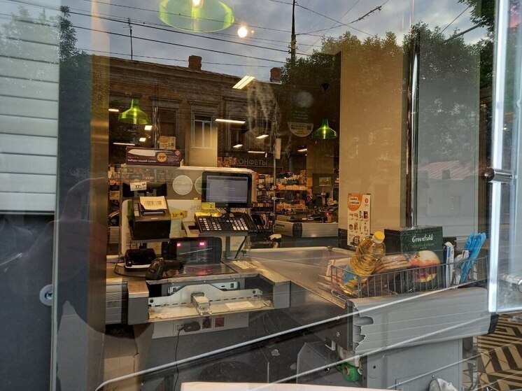 В Калининском районе бизнес-леди незаконно торговала молоком, водой и сигаретами