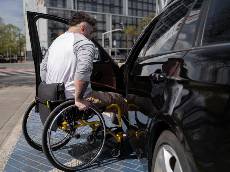 Водителей Кировской области призвали уважать права людей с ОВЗ