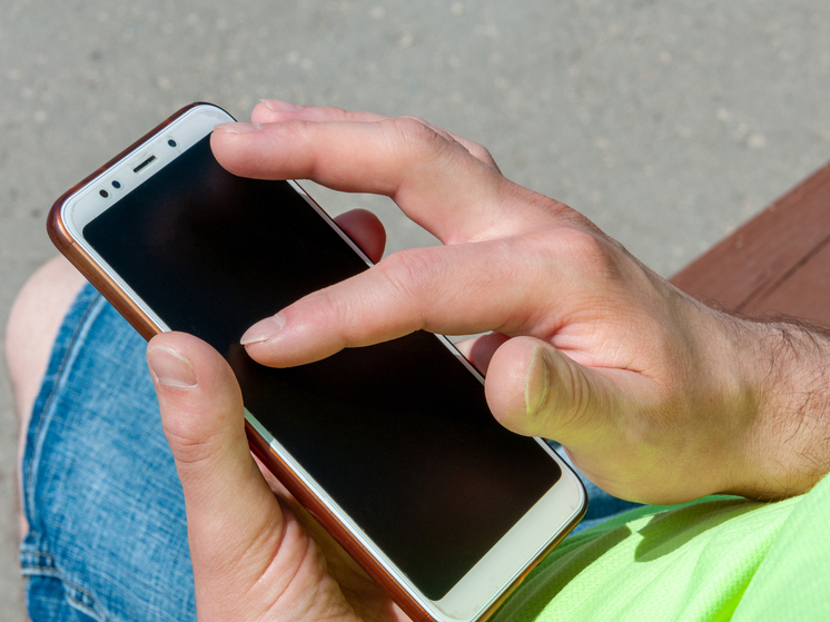 «У тебя 15? ха, а у меня 17!» - меряться поколениями смартфонов незаметно стало как-то немодно