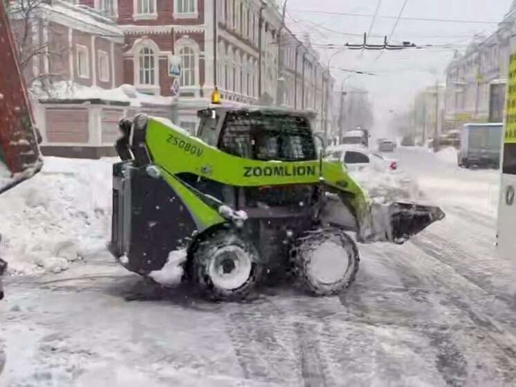 Из Саратова уже вывезли 17 тысяч кубов снега