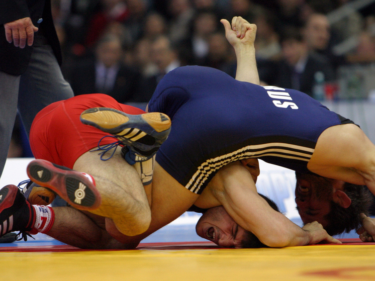На первенстве СКФО среди юниоров в Грозном по вольной борьбе произошла массовая драка