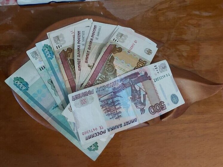 Доверчивый пенсионер лишился 10 тыс рублей после визита знакомой