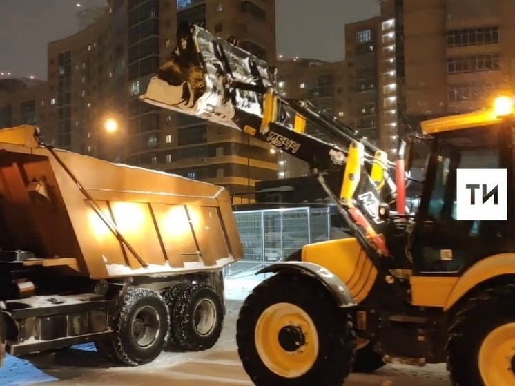 В Казани автомобилистов просят не оставлять машины ночью на ряде парковок из-за уборки снега