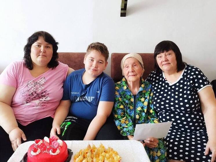 Ветеран ВОВ Анастасия Неронова из Читы отметила свой 95-летний юбилей