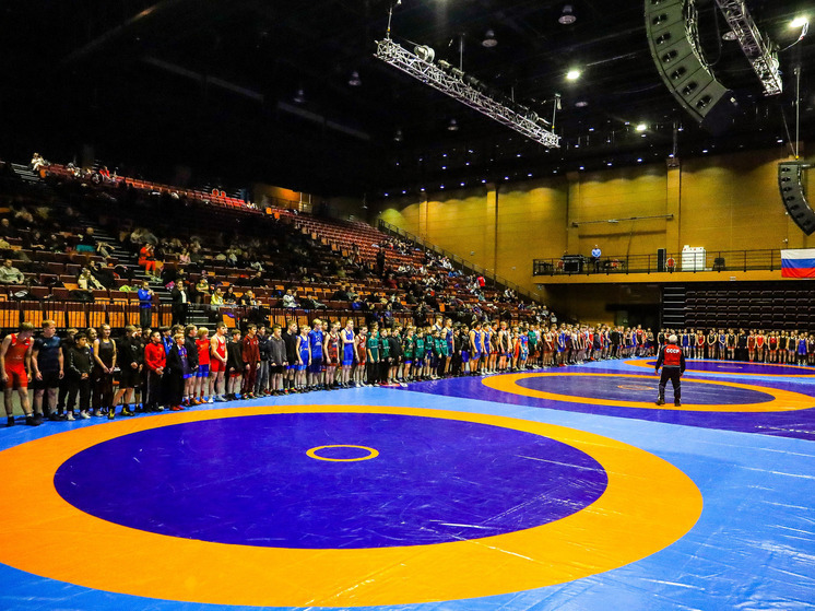 В Орле проходит первенство ЦФО по вольной борьбе